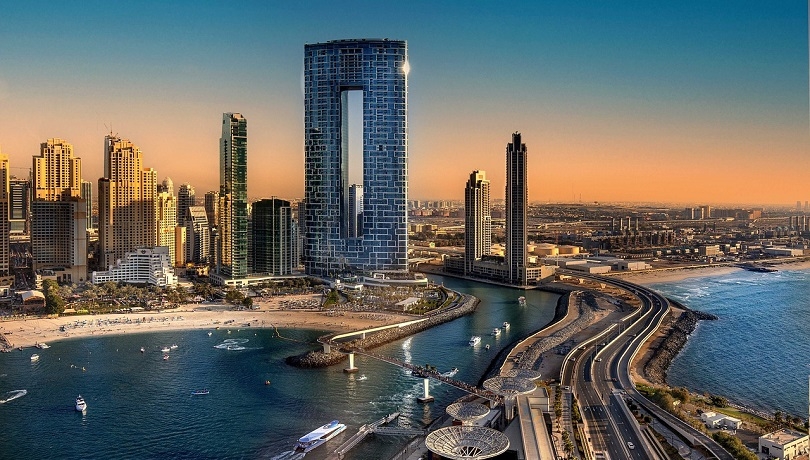 Jumeirah Gate Tower . Image by Michael Siebert from Pixabay
