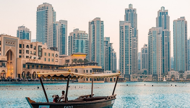 Downtown Dubai .  Image by Olga Ozik from Pixabay