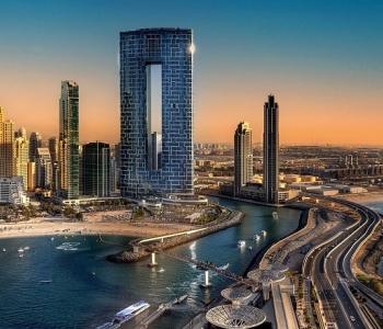 Dubai Marina. Image by Michael Siebert from Pixabay